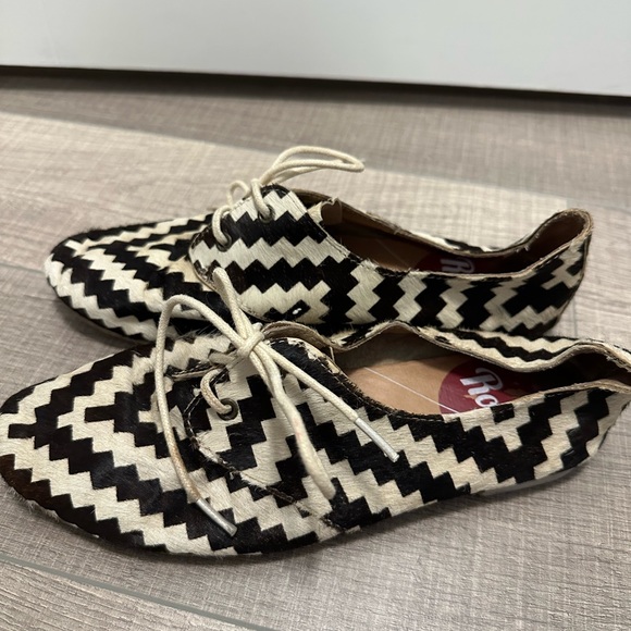 🎉HOST PICK 🎉 Rollie Black & White Calf Hair Oxfords - Picture 5 of 8